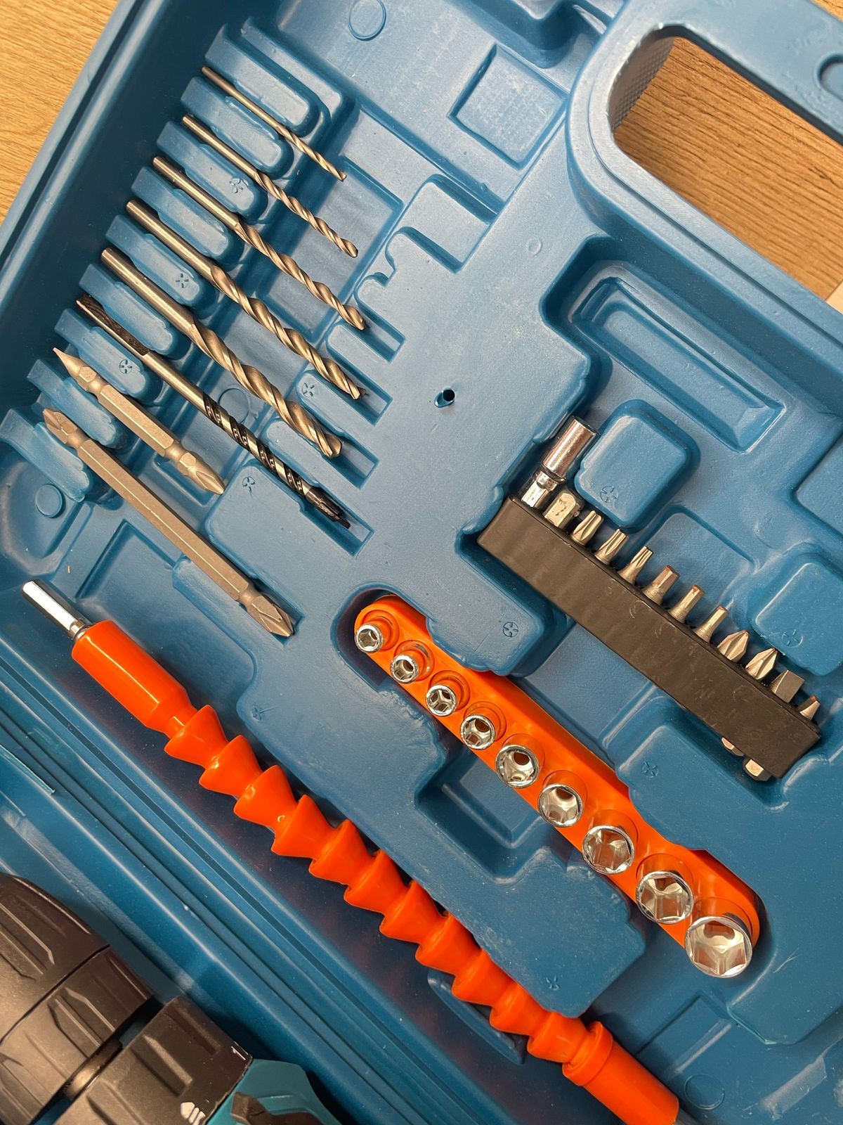 Set de taladro y destornillador broca