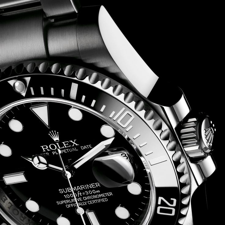 Reloj submariner negro fondo negro